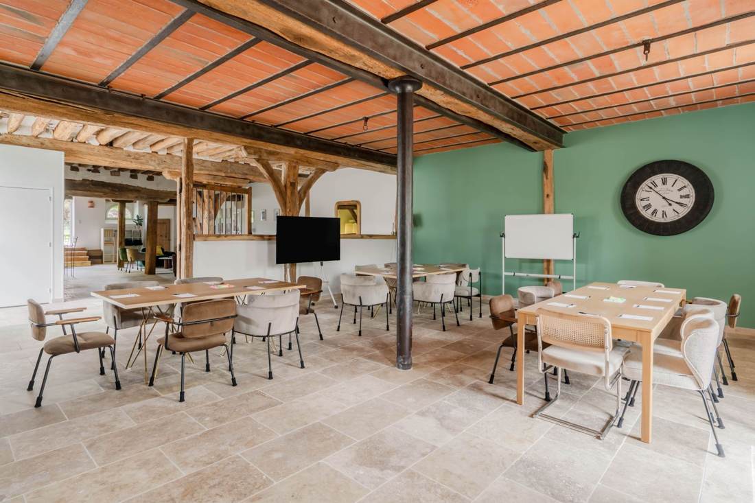 Salle de réunion équipée